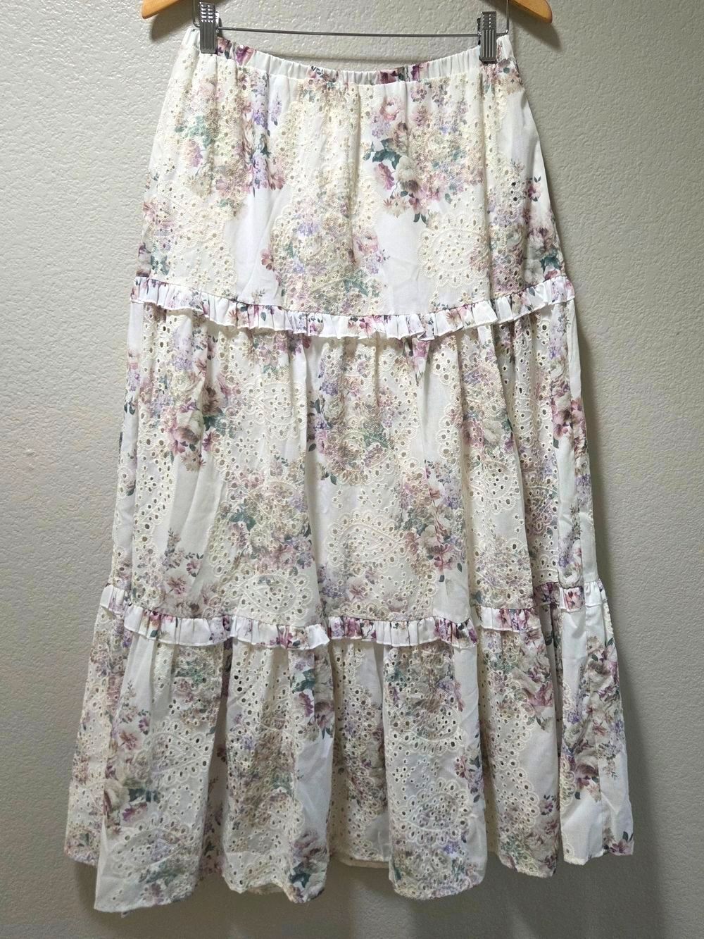 Solitaire Floral Eyelet Tiered Maxi Peasant Skirt L Boho Cottagecore